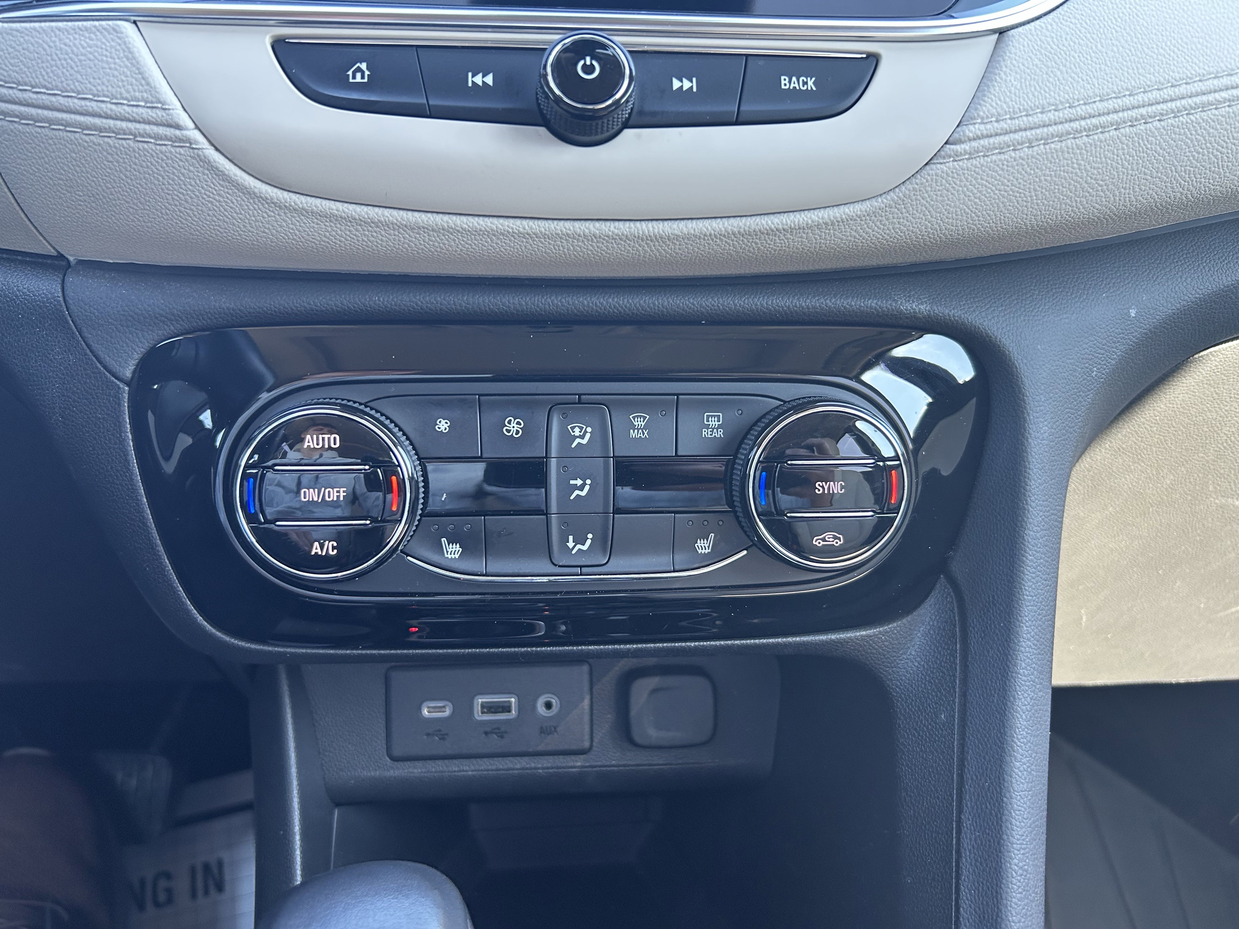 Used 2022 Buick Encore GX Essence w/ Experience Buick Package image 15