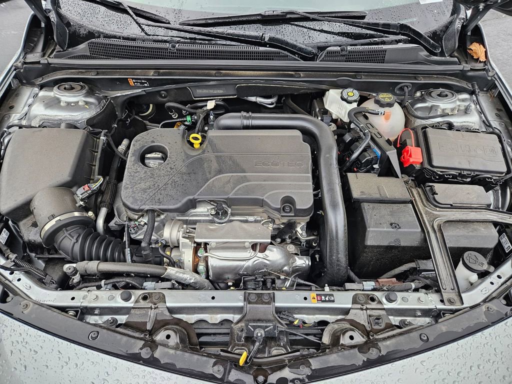 Certified 2025 Chevrolet Malibu LS image 35