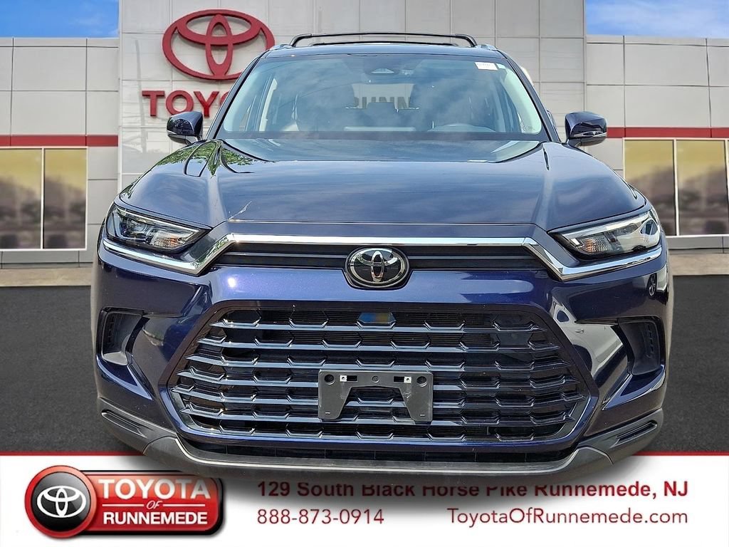 Certified 2024 Toyota Grand Highlander FWD image 2