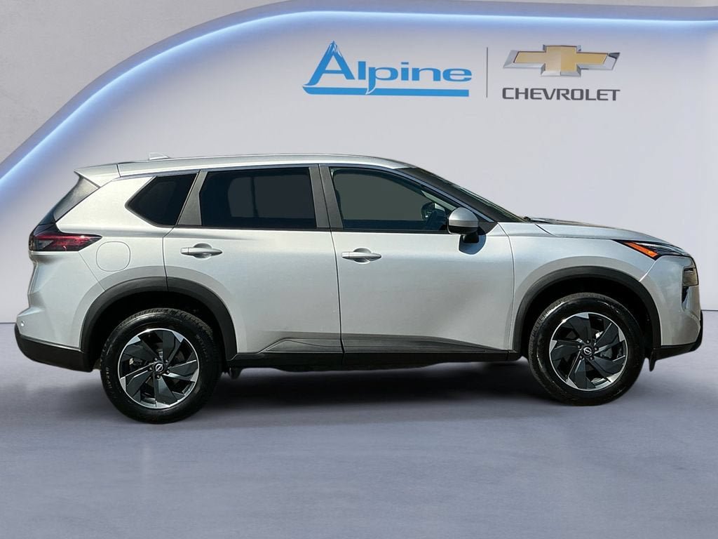 Used 2024 Nissan Rogue SV AWD/4WD image 6