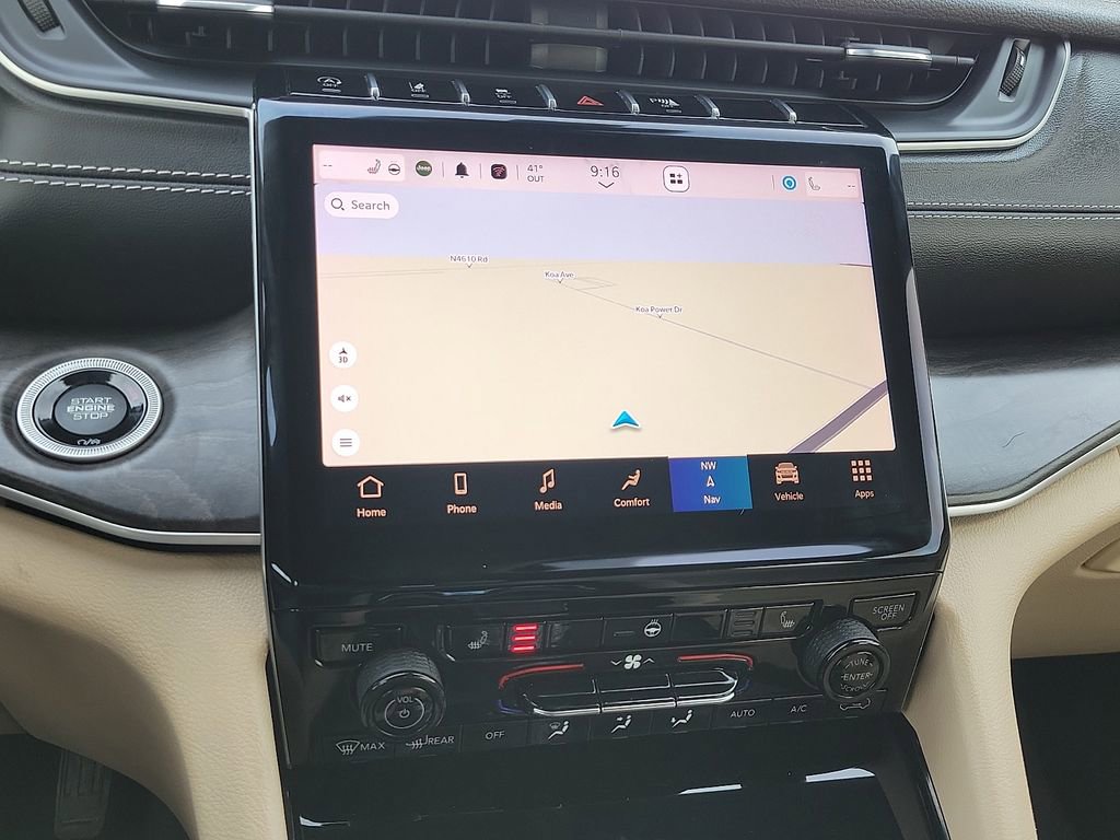 Used 2023 Jeep Grand Cherokee Limited AWD/4WD image 15