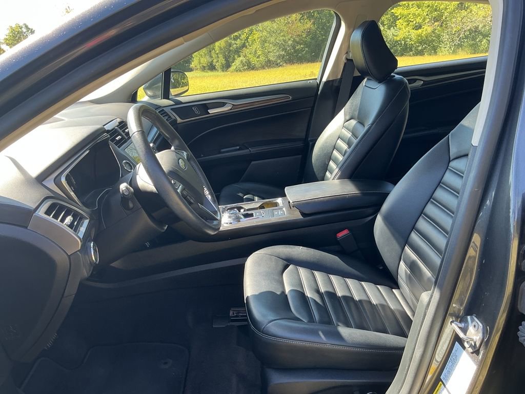 Used 2020 Ford Fusion SEL image 9