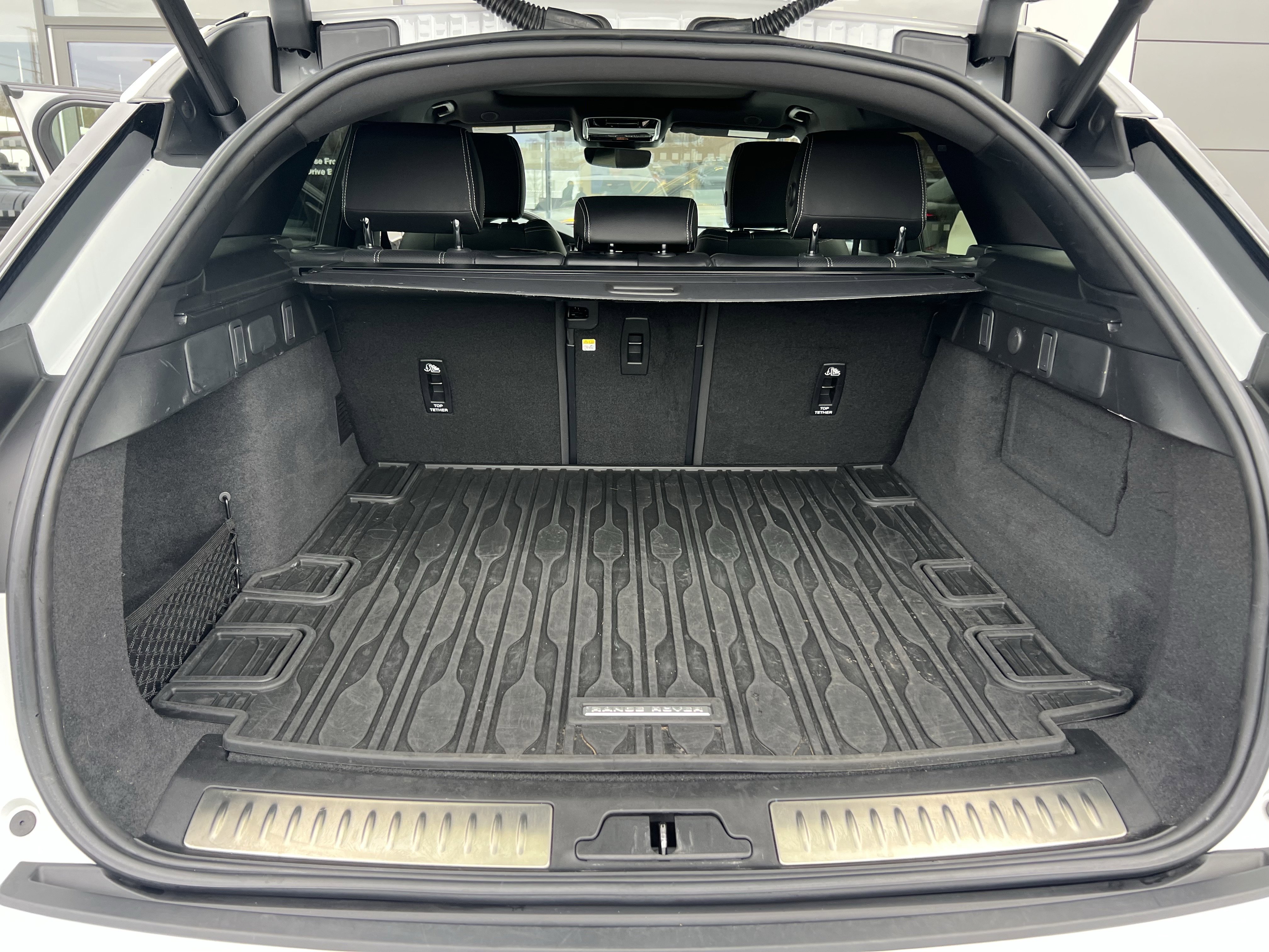 Certified 2023 Land Rover Range Rover Velar R-Dynamic S image 34