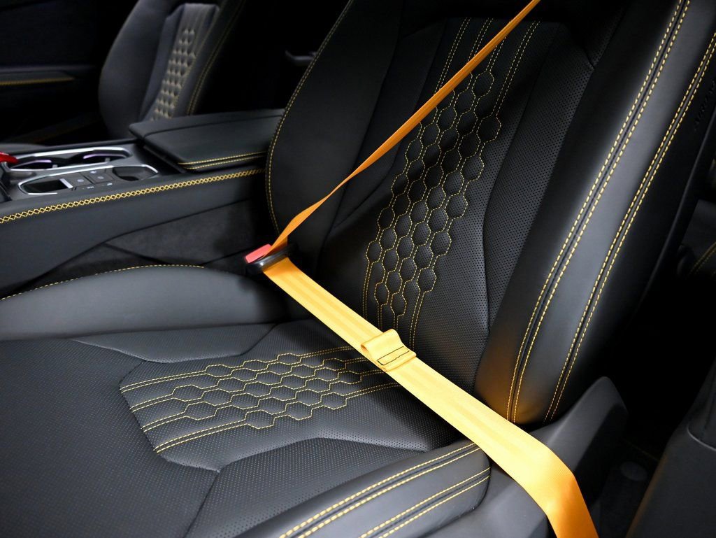 Used 2025 Lamborghini Urus SE image 17