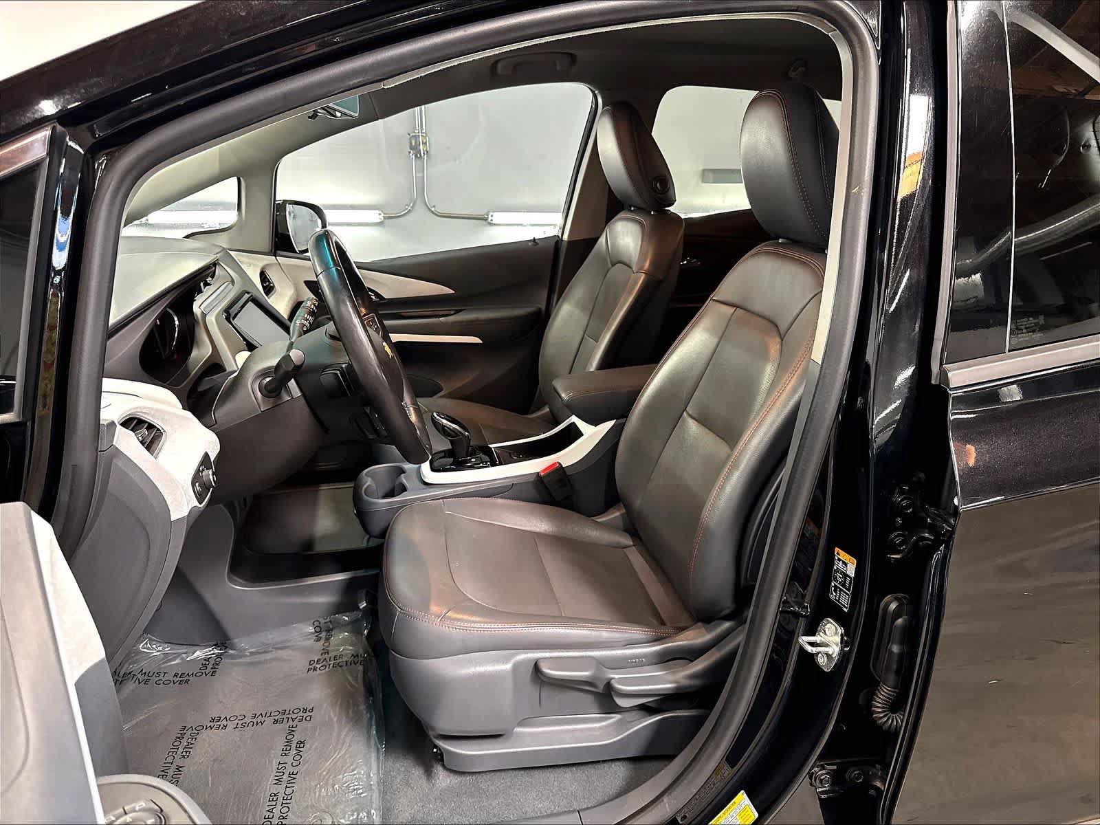Used 2018 Chevrolet Bolt Premier w/ Driver Confidence II Package FWD image 26