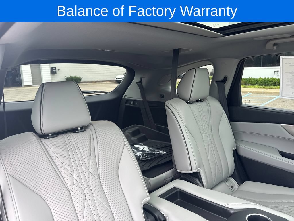 Used 2025 Acura MDX w/ Advance Package AWD/4WD image 11