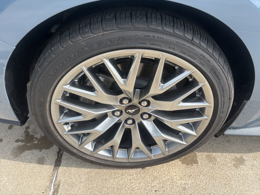 Used 2025 Ford Mustang GT Premium RWD image 8