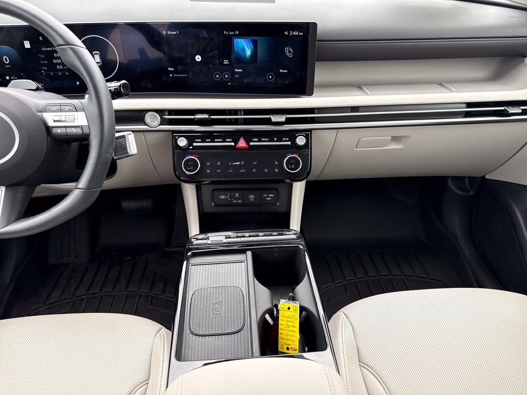 Used 2025 Hyundai Tucson Limited FWD image 15