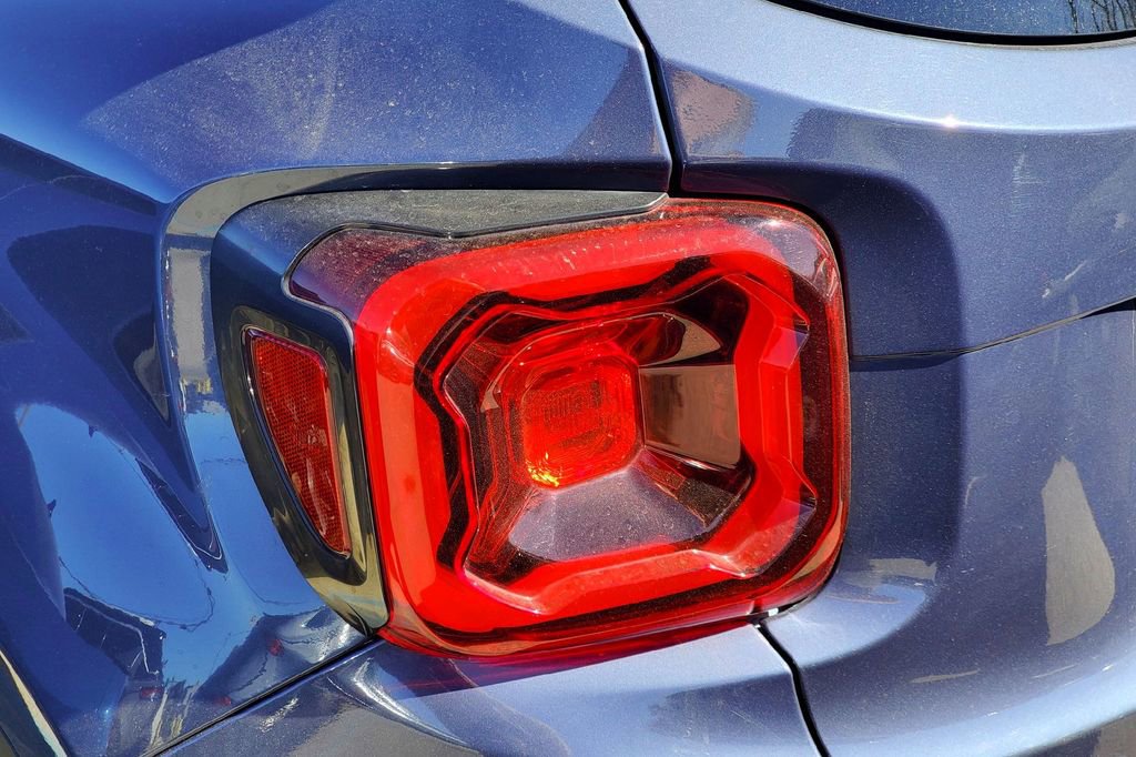 Used 2019 Jeep Renegade Trailhawk w/ UConnect 8.4 Nav Group image 9