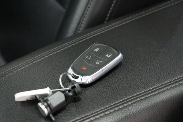 Used 2020 Cadillac XT4 Premium Luxury w/ Technology Package FWD image 38