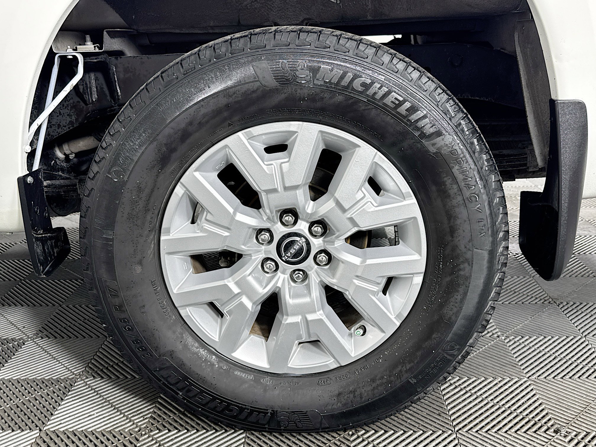 Used 2023 Nissan Frontier SV w/ SV Convenience Package image 36