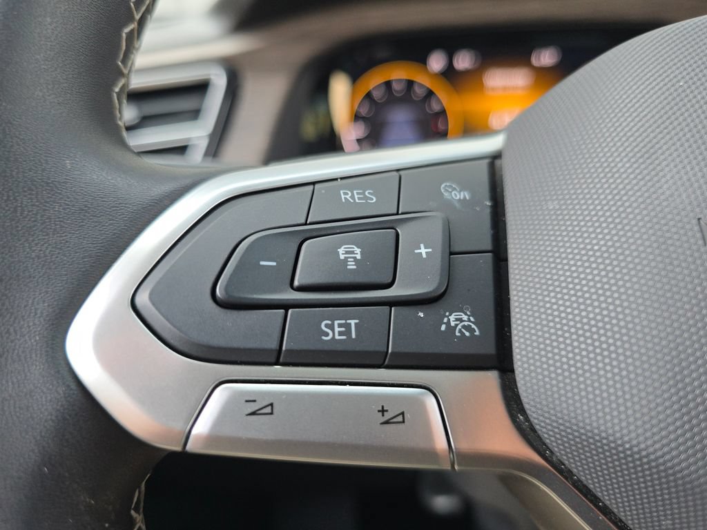 Used 2024 Volkswagen Atlas SEL AWD/4WD image 14