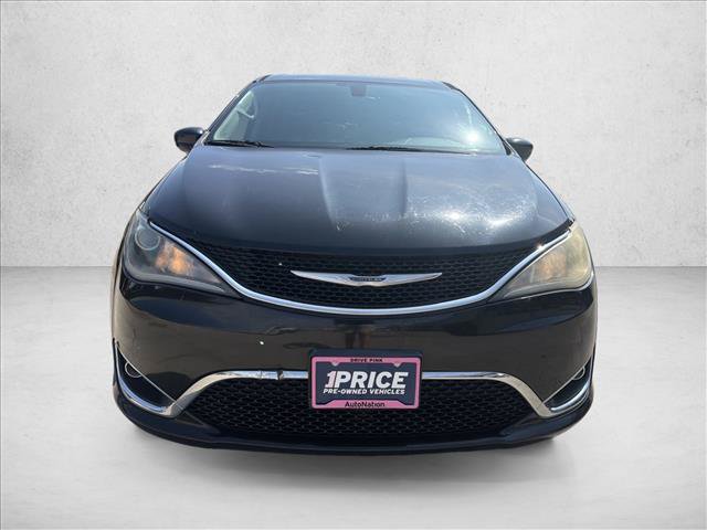 Used 2018 Chrysler Pacifica Touring Plus w/ Tire & Wheel Group FWD image 8