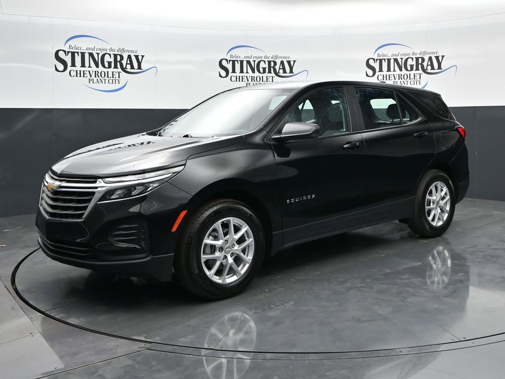 Used 2024 Chevrolet Equinox LS w/ Driver Confidence II Package FWD image 3