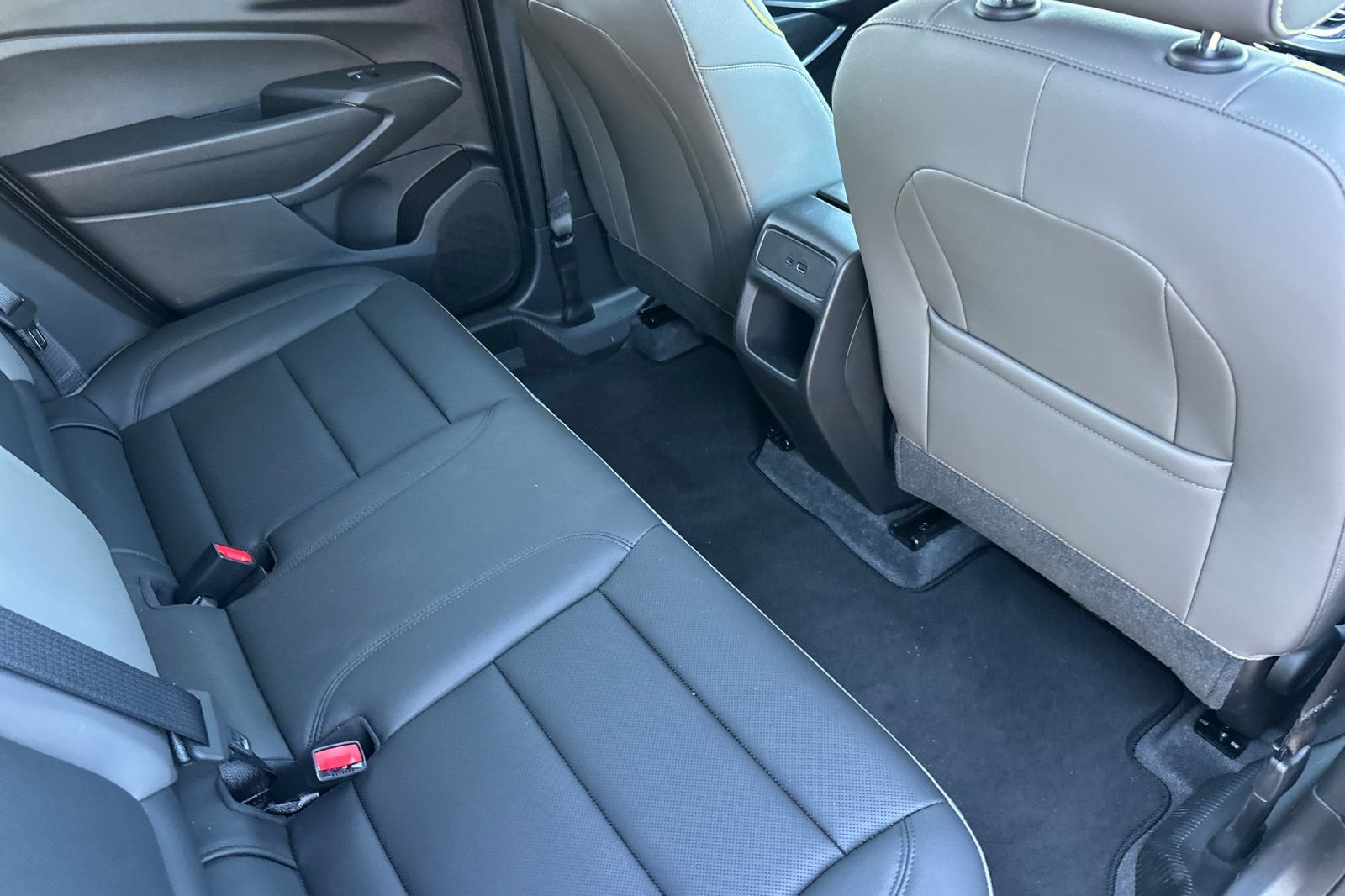 Used 2026 Chevrolet Trax ACTIV w/ Sunroof Package FWD image 18
