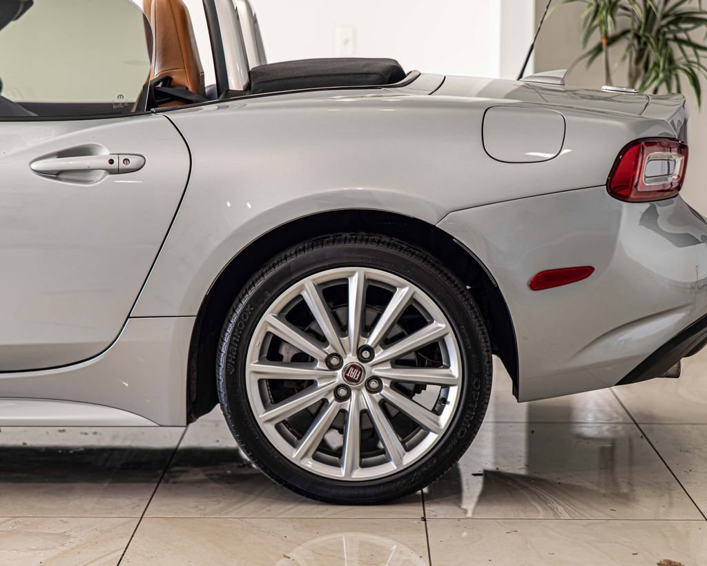 Used 2018 FIAT 124 Spider Lusso w/ Convenience Group RWD image 7