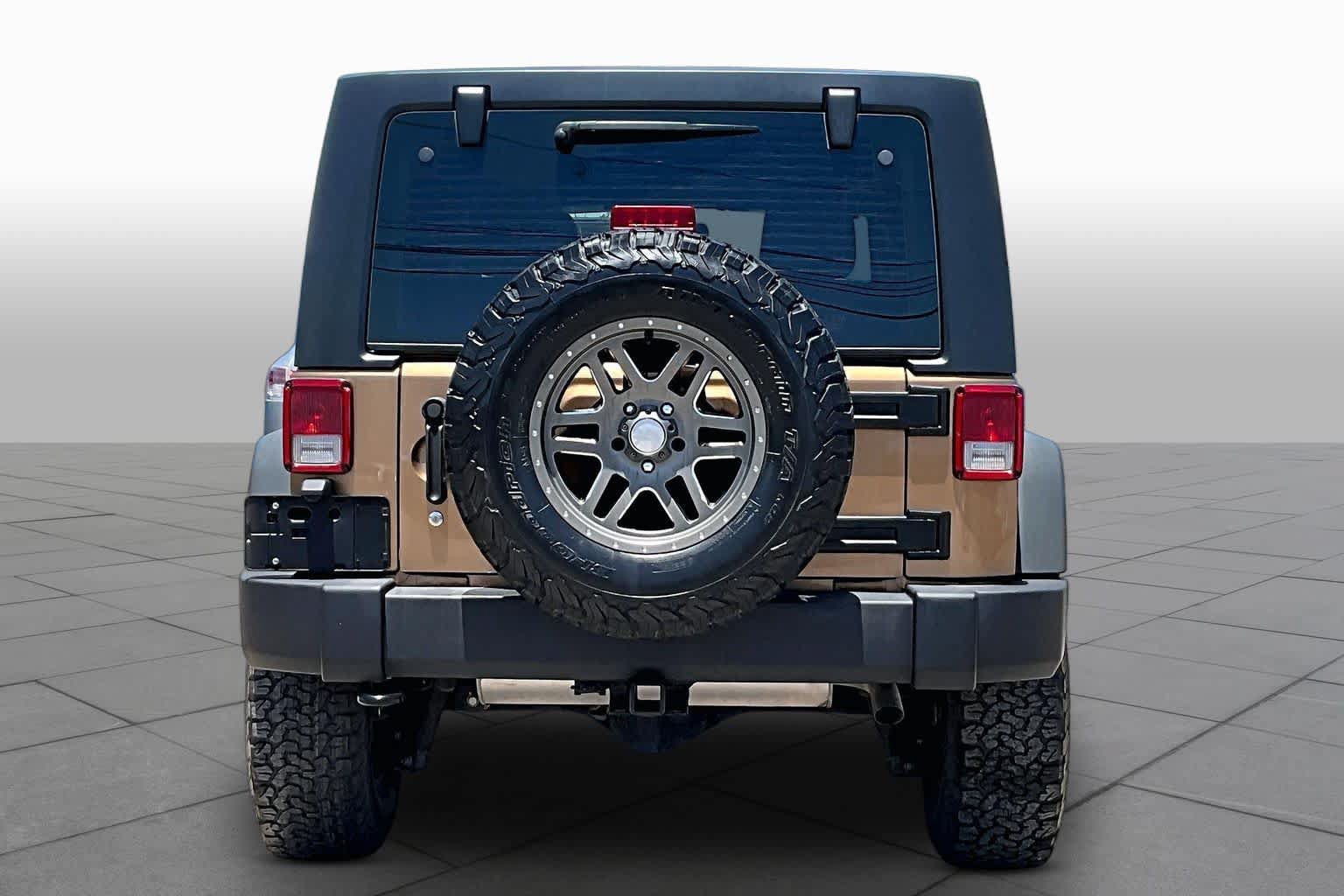 Used 2015 Jeep Wrangler Unlimited Sport w/ Connectivity Group AWD/4WD image 5
