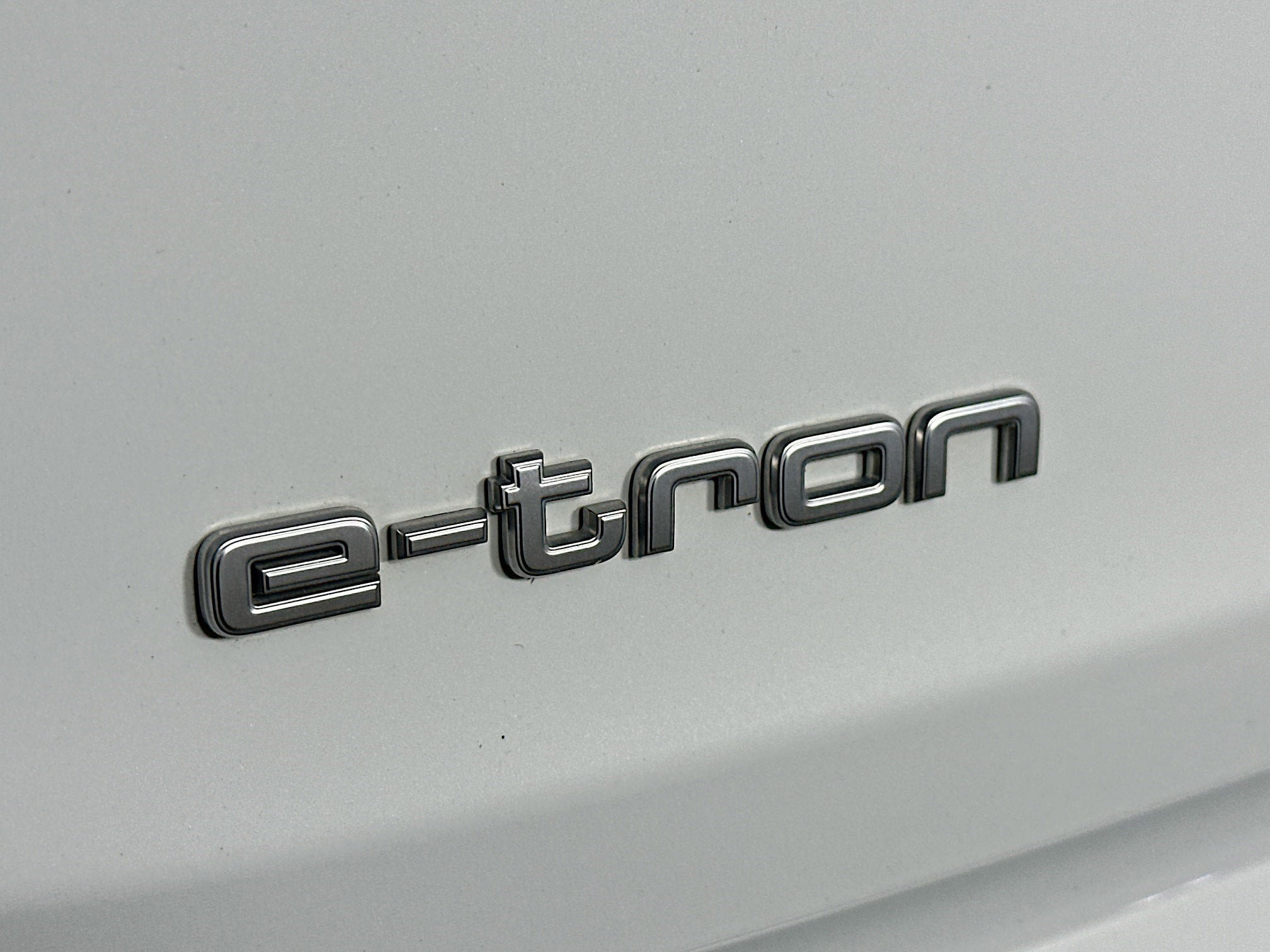 Used 2022 Audi e-tron Premium Plus w/ Premium Plus Package AWD/4WD image 28