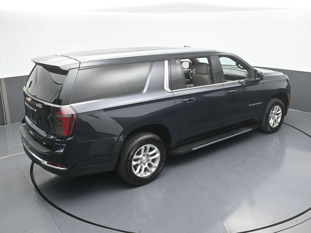Used 2025 Chevrolet Suburban LT RWD image 65