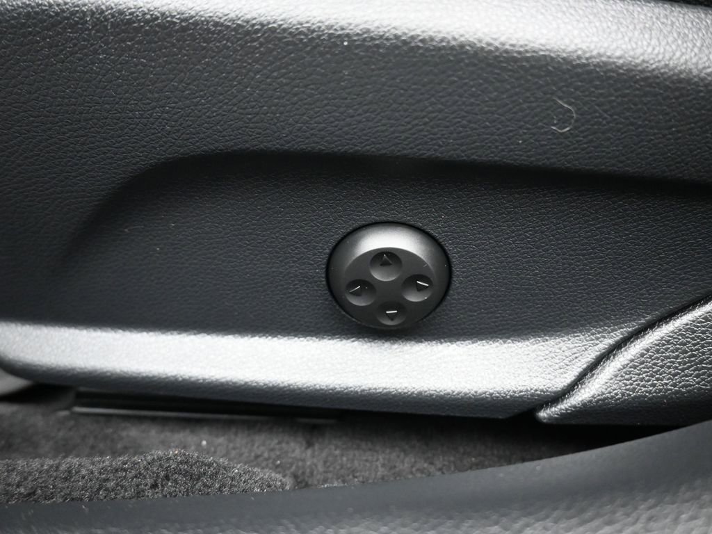 Used 2021 Mercedes-Benz C 300 4MATIC Sedan image 14