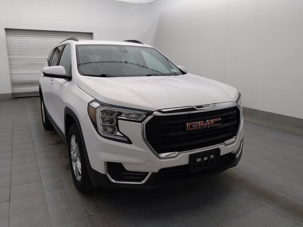 Used 2024 GMC Terrain SLE w/ Driver Convenience Package image 13