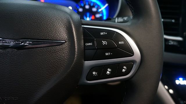 Used 2024 Chrysler Pacifica Touring-L image 24