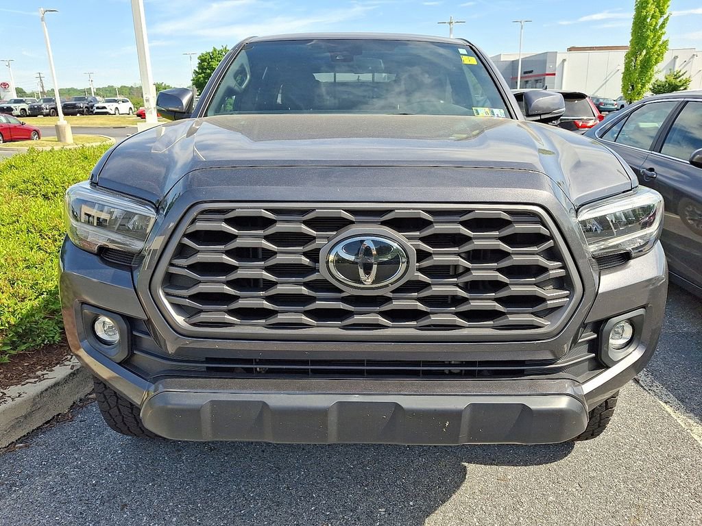 Used 2021 Toyota Tacoma TRD Off-Road w/ Technology Package AWD/4WD image 2