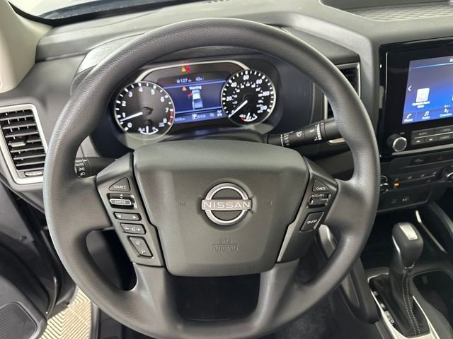 Used 2024 Nissan Frontier SV image 14
