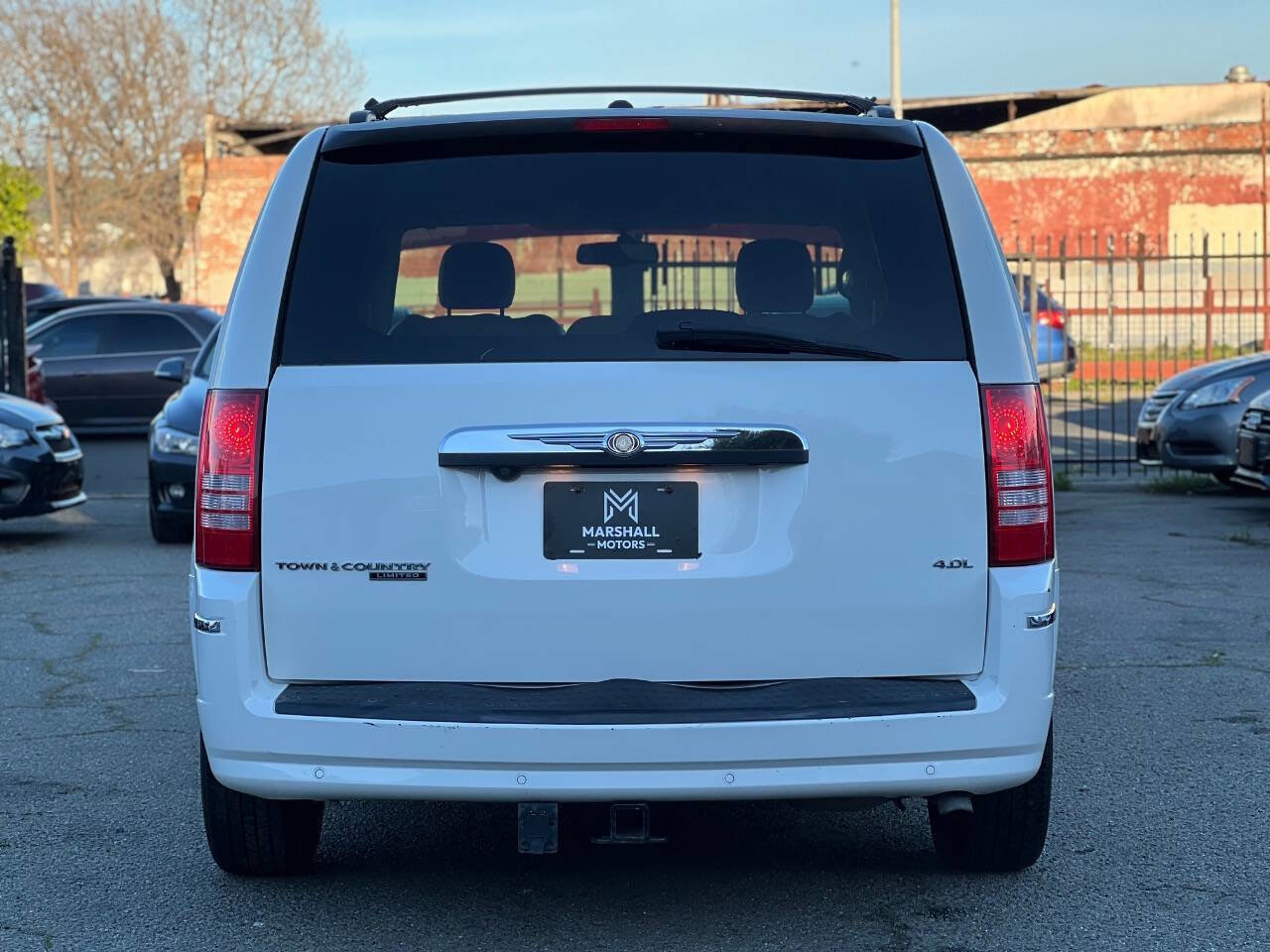 Used 2008 Chrysler Town & Country Limited w/ Trailer Tow Group image 5