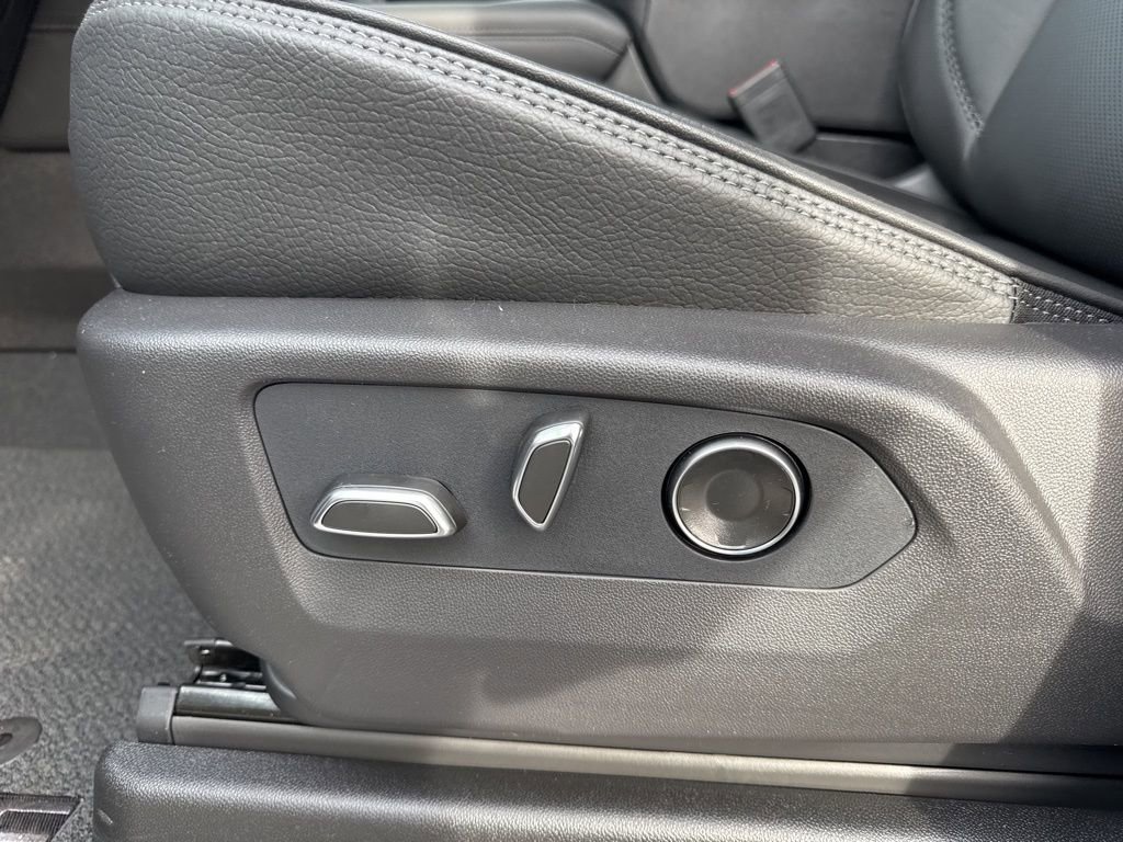 New 2026 GMC Yukon XL Denali image 10