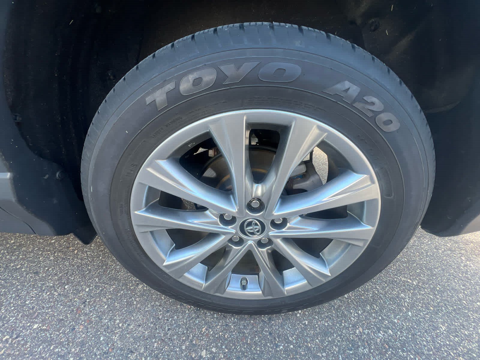 Used 2017 Toyota RAV4 Limited w/ Carpet Mat Package AWD/4WD image 5