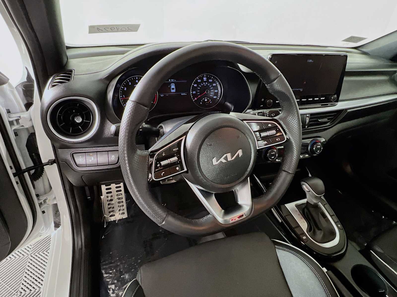 Used 2023 Kia Forte GT-Line FWD image 11