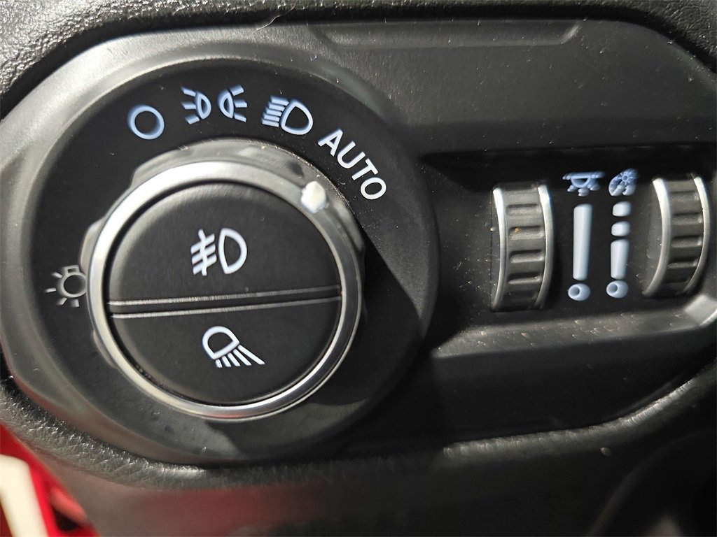 Used 2020 Jeep Gladiator Overland w/ Trailer Tow Package image 27