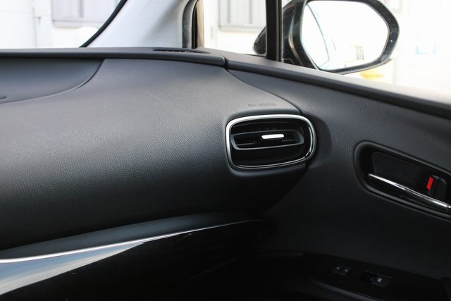 Used 2017 Toyota Prius Three image 19