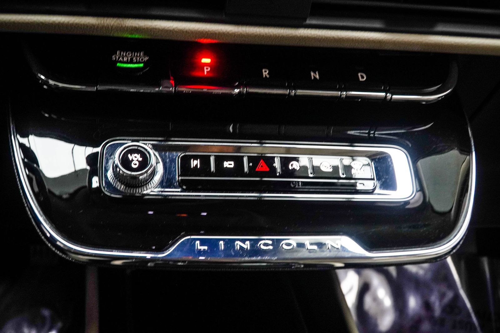 Used 2025 Lincoln Corsair AWD image 23