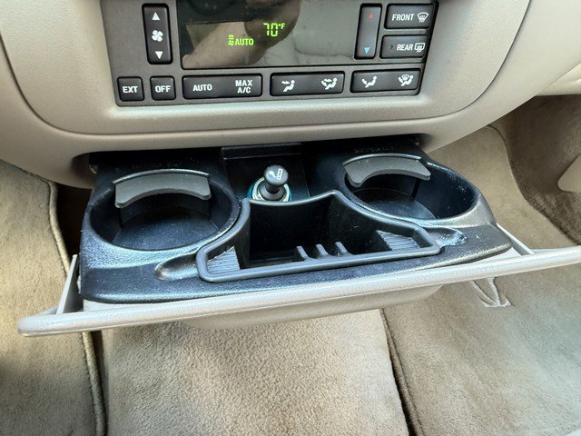 Used 2001 Lincoln Town Car Cartier image 34