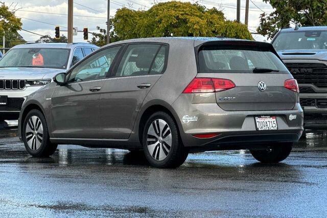 Used 2016 Volkswagen e-Golf SE w/ DC Fast Charging Package image 6