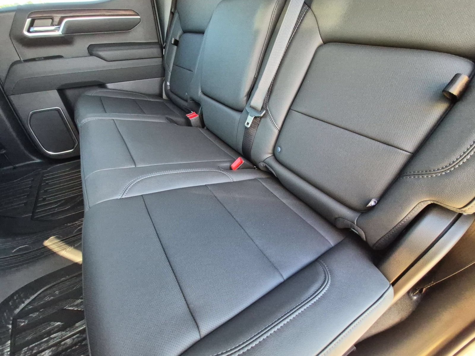 New 2026 GMC Sierra 1500 SLT AWD/4WD image 28
