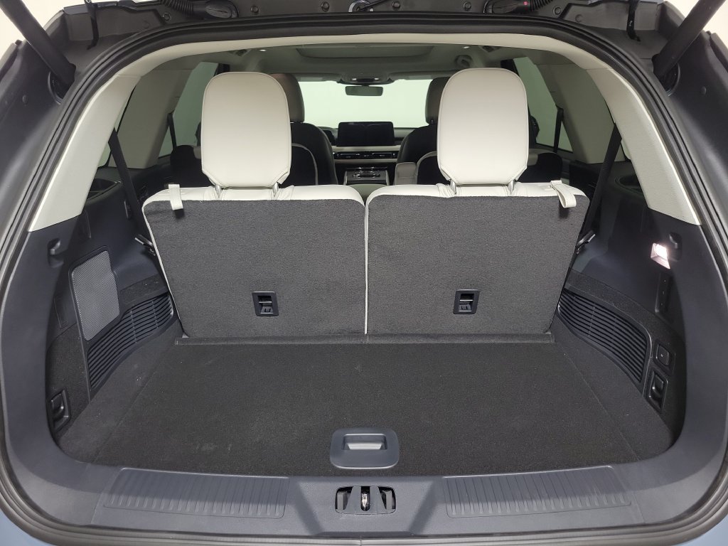 New 2026 Lincoln Aviator 2WD w/ Jet Appearance Package image 6