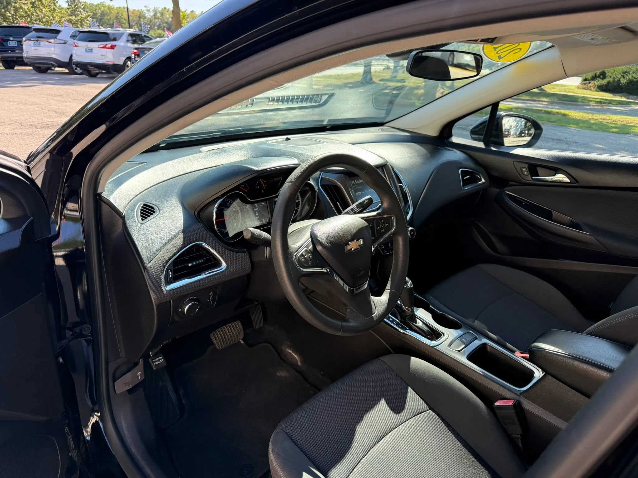 Used 2016 Chevrolet Cruze LT FWD image 10