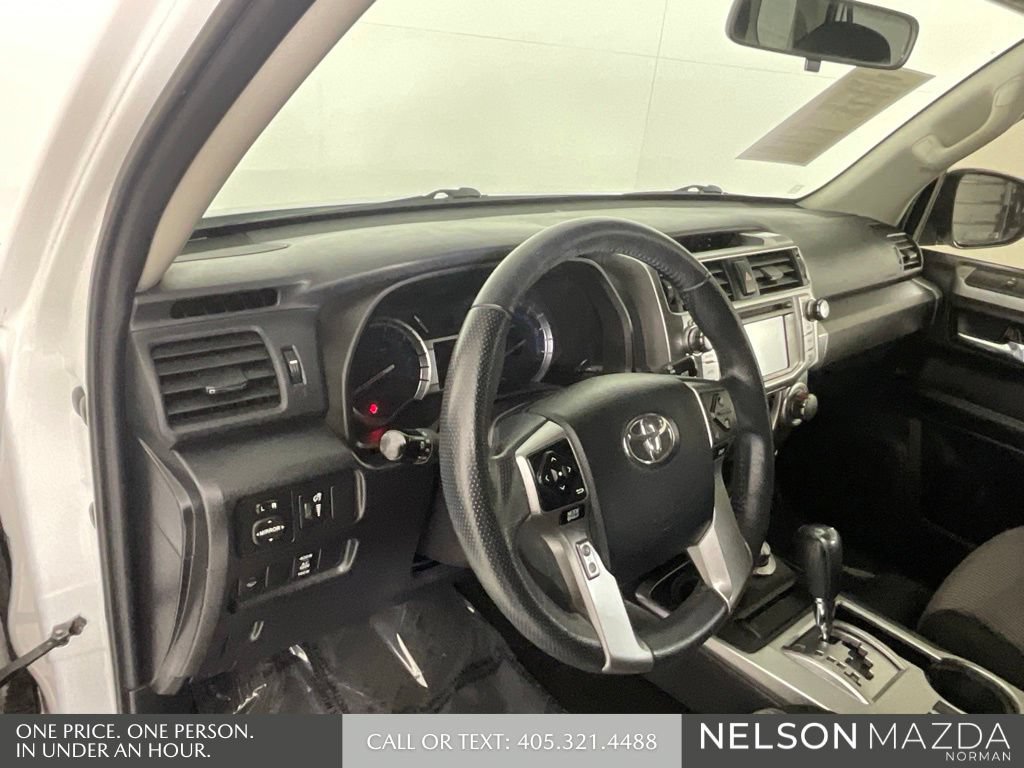 Used 2016 Toyota 4Runner SR5 AWD/4WD image 31