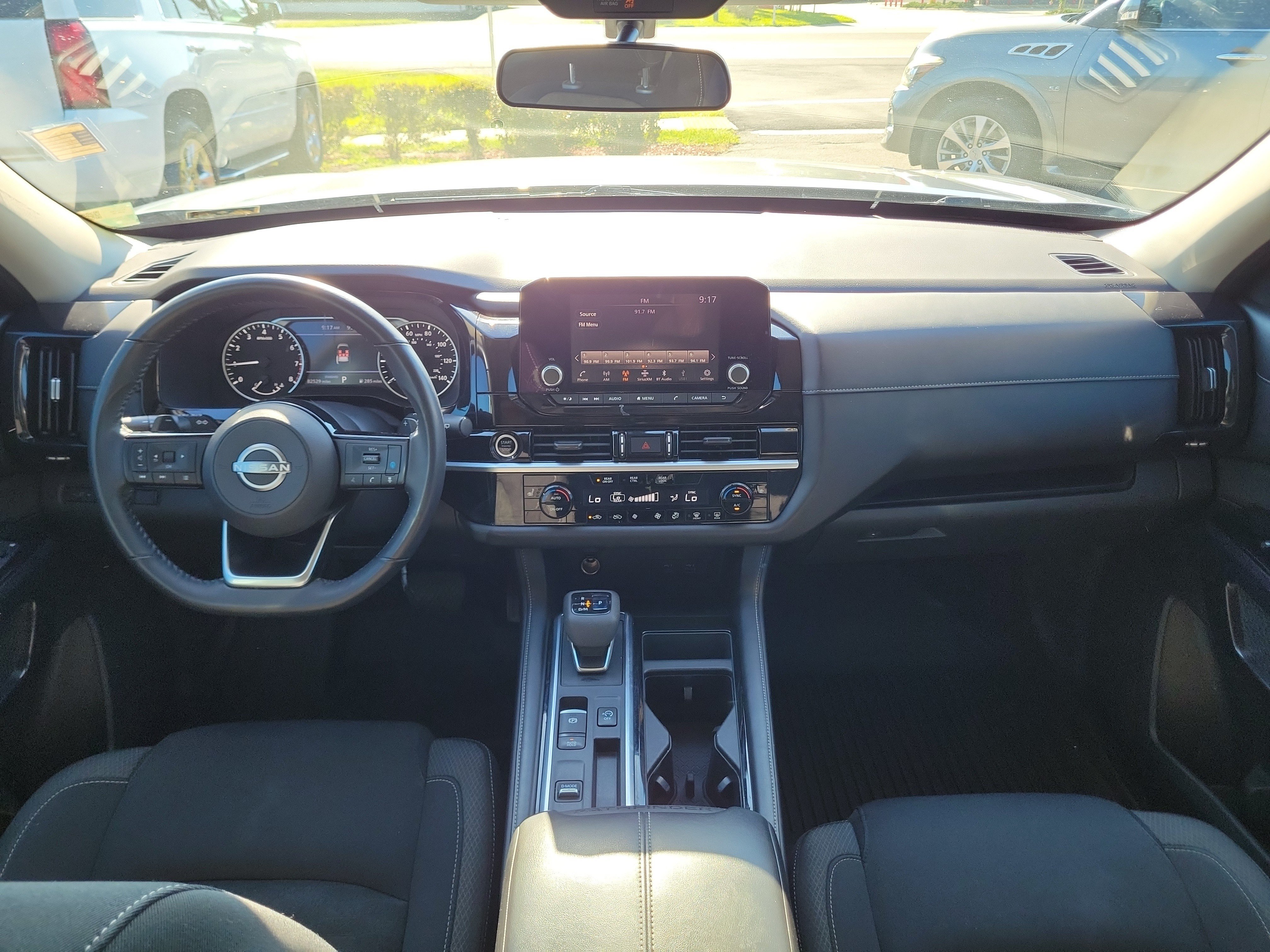 Used 2022 Nissan Pathfinder SV w/ SV Premium Package FWD image 18