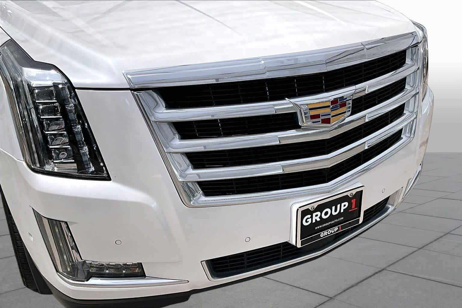 Used 2020 Cadillac Escalade Premium Luxury RWD image 29