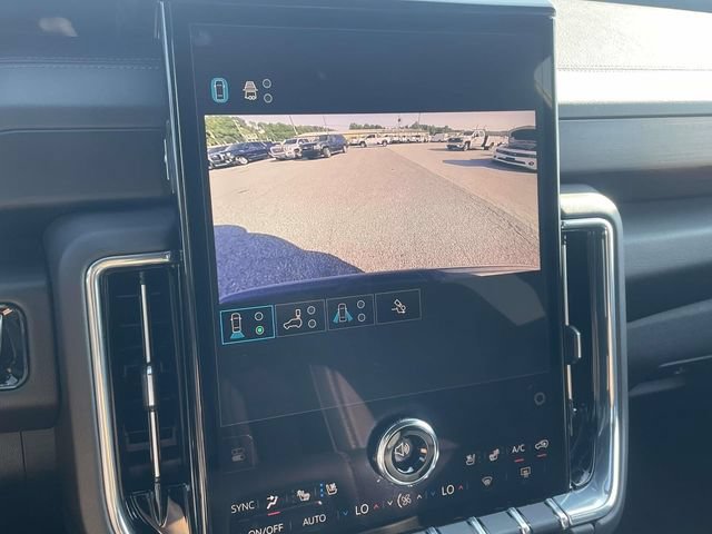 Used 2025 GMC Yukon Denali AWD/4WD image 18