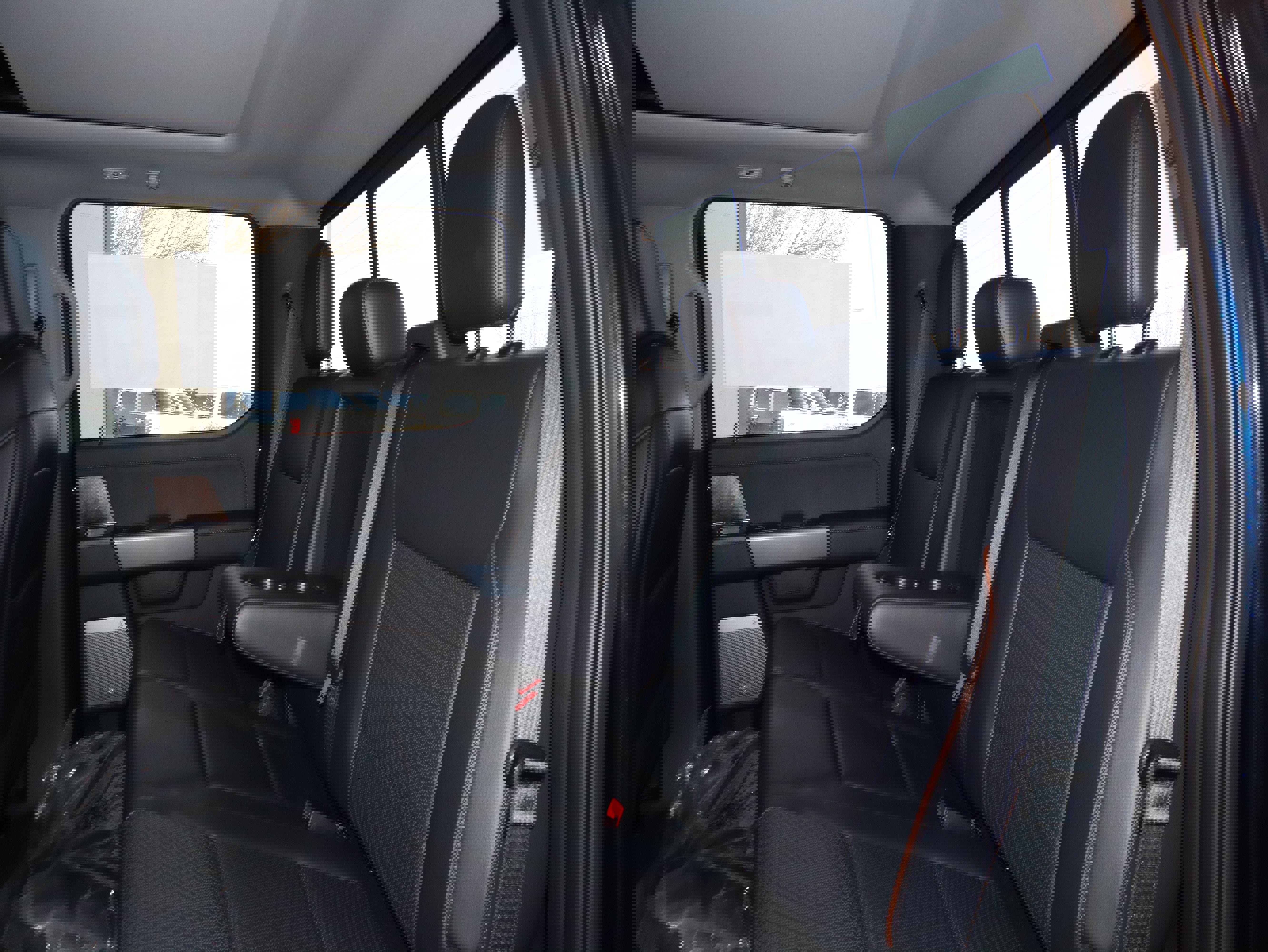 New 2025 Ford F250 Lariat w/ Black Appearance Package image 38