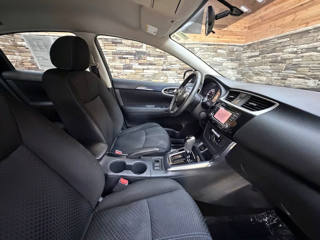 Used 2018 Nissan Sentra SR w/ SR Midnight Edition Package image 28