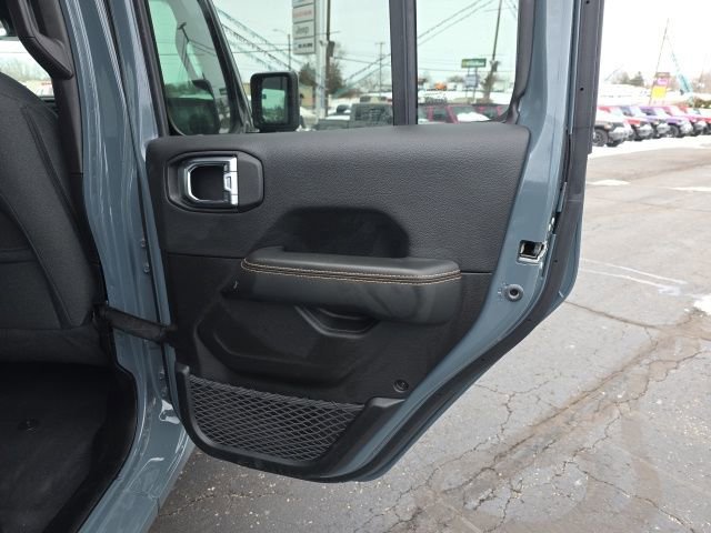 Used 2025 Jeep Wrangler Unlimited Sahara w/ Safety Group image 44