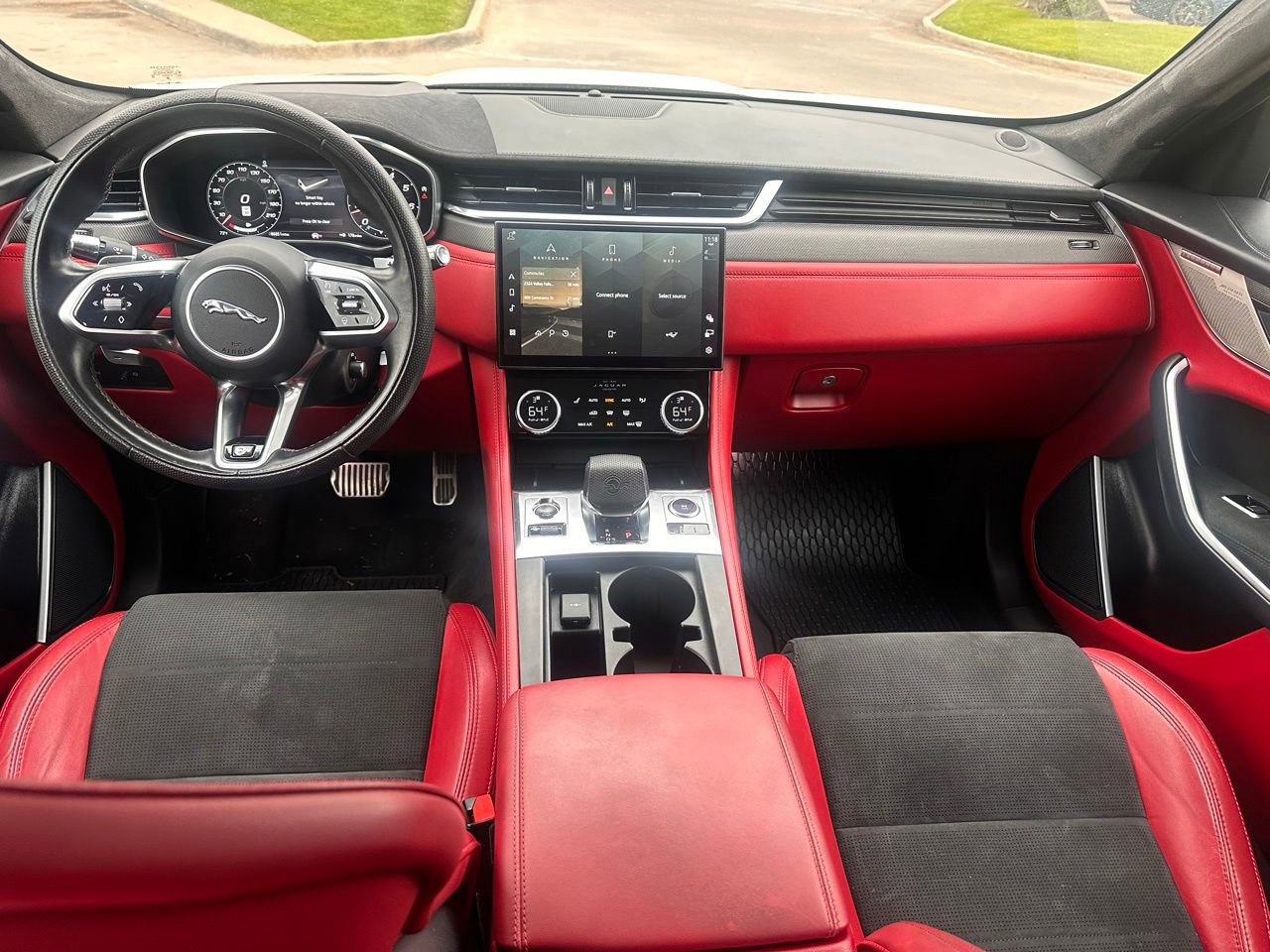 Used 2021 Jaguar F-PACE SVR image 19