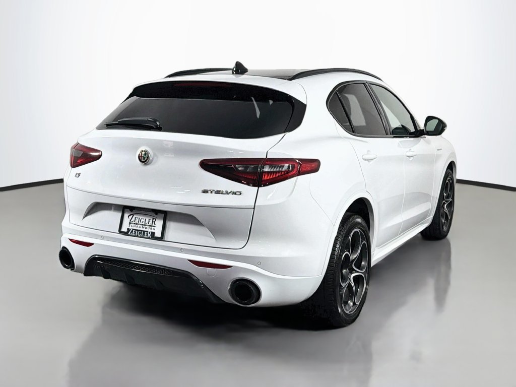 Used 2022 Alfa Romeo Stelvio Veloce AWD/4WD image 7