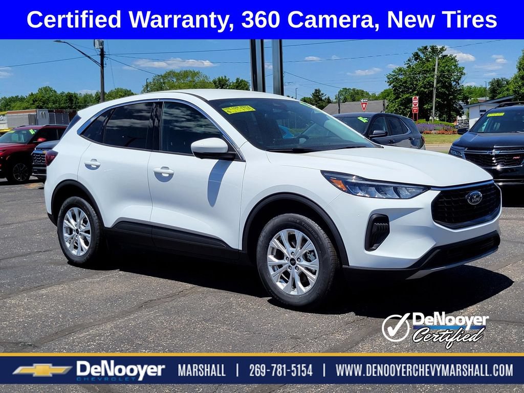 Used 2023 Ford Escape Active w/ Tech Pack #2 AWD/4WD image 2